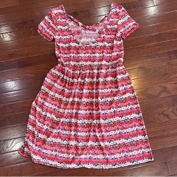 Ditsy floral print cross back dress size medium - Picture 4 of 7